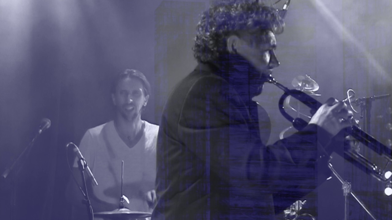 AKPÉ MOTION - CLO Live au Pan Piper Paris auf YouTube ansehen AKPÉ MOTION - CLO Live au Pan Piper Paris auf YouTube ansehen