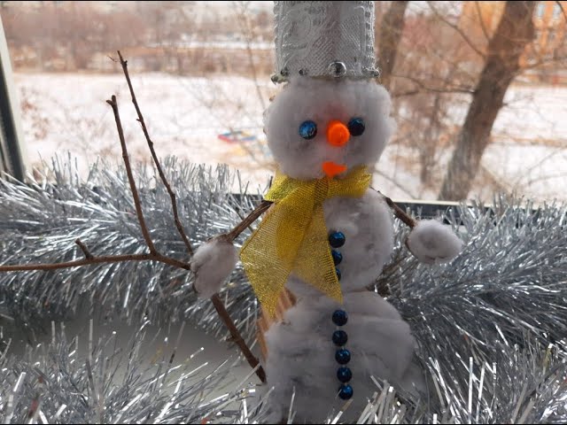 Снеговик из ватных дисков своими руками: мастер-класс с фото пошагово
