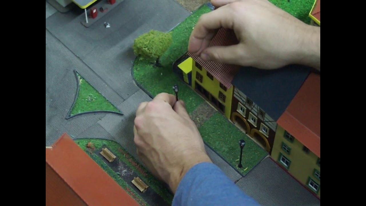 Podłączanie lamp ulicznych (makieta)