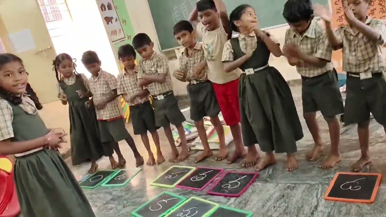 అక్షరాలతో పదాలు.... Letter identification and making of words