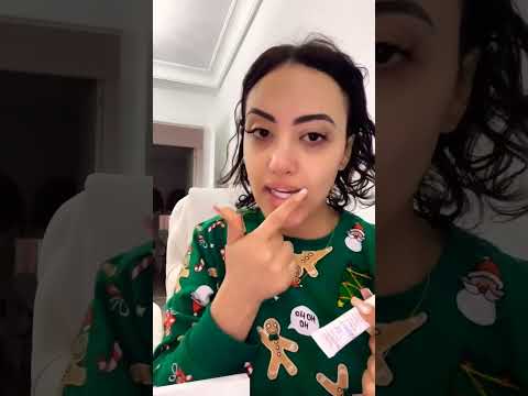 هذا مرطب الشفايف الا بغيتي تبوسي رجلك خاص يكون عندك الشفايف رطب