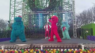 Elmos New Year Song & Dance Happy New Year Sesame Place Sea World
