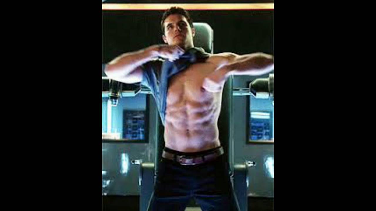 robbie amell