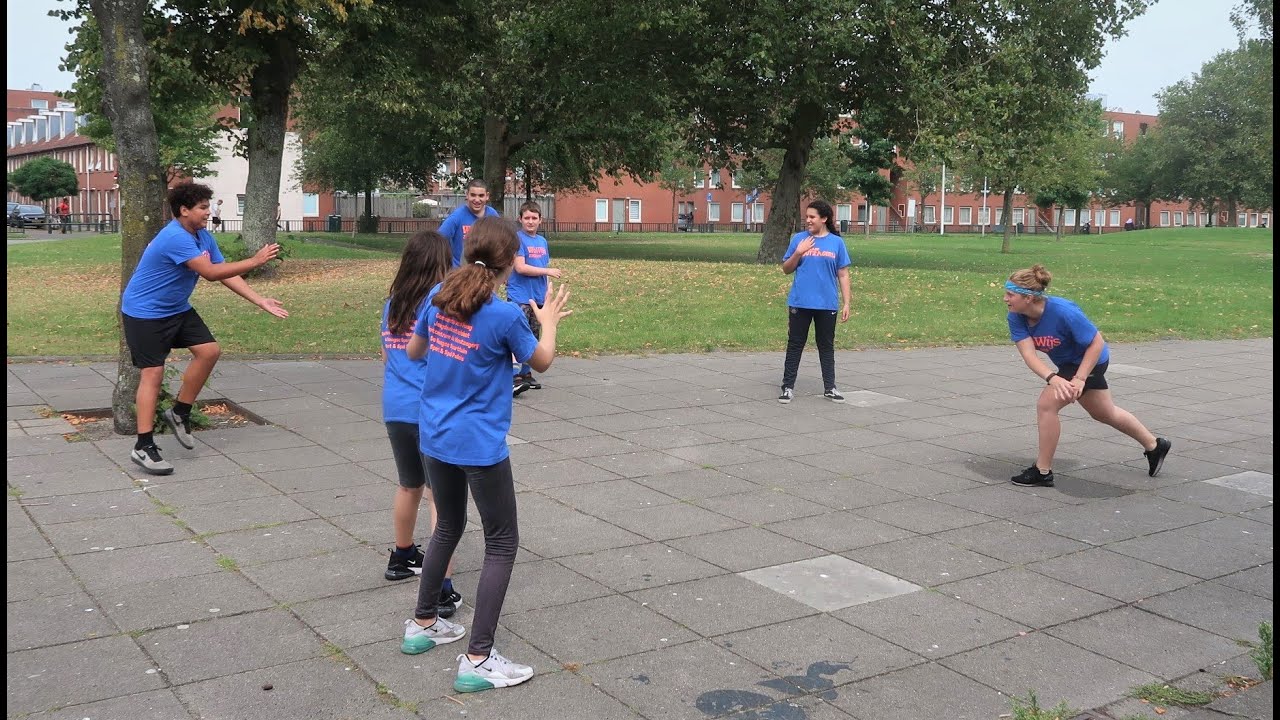 Buitenspel: Iemand is hem niemand is hem - YouTube