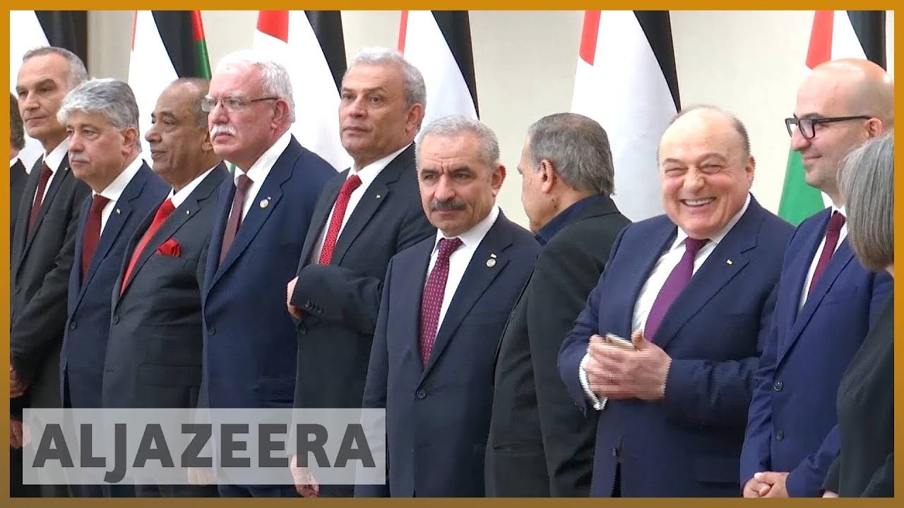 🇵🇸 الرئيس الفلسطيني محمود عباس يؤدي اليمين الدستورية للحكومة الجديدة | الجزيرة الإنجليزية