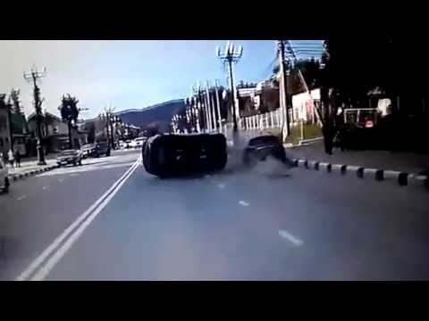 Нелепое ДТП в Южно-Сахалинске. KIA Sportage только из автосалона. Fail Crash Нелепое ДТП в Южно-Сахалинске. KIA Sportage только из автосалона. Fail Crash