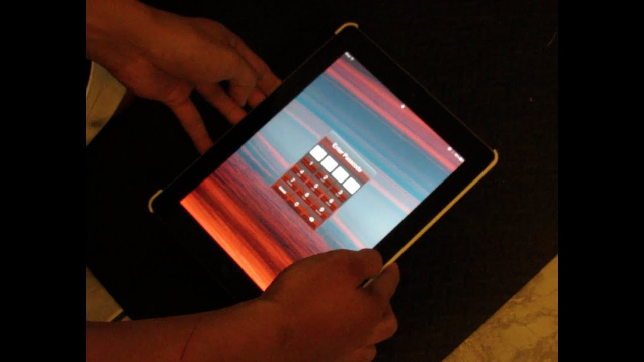 udelukkende krysantemum den første How to fix iPad 2 Red Screen by DROPPING!? - YouTube