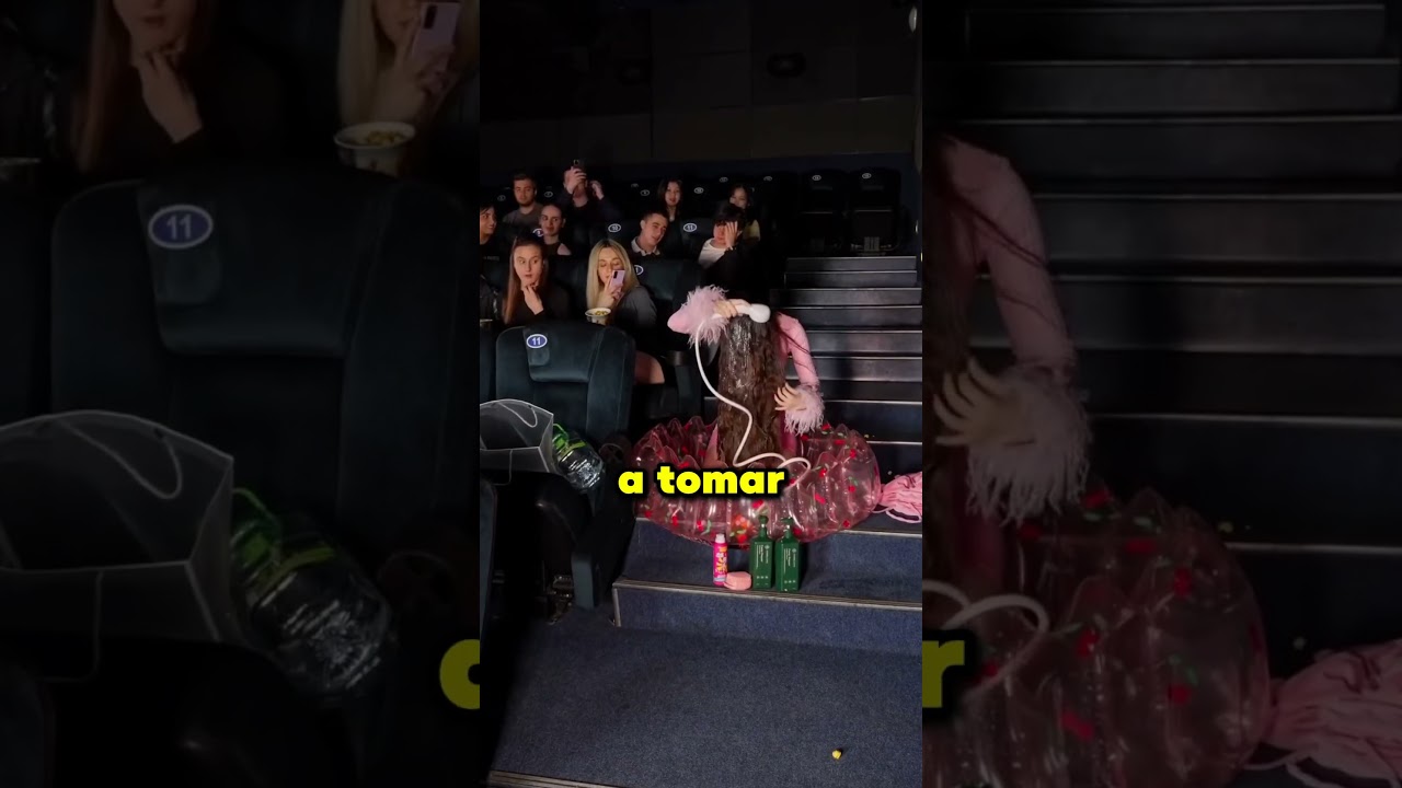 Ela Tomou Banho No Cinema? 🤔(@angelina_apkarovna)