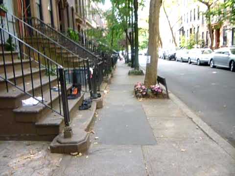 Video: De Werkelijke Kosten Van De Kast Van Carrie Bradshaw In Manhattan