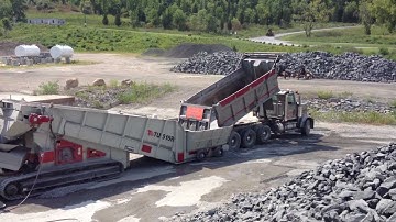 Telestack TU515R loading barge 2