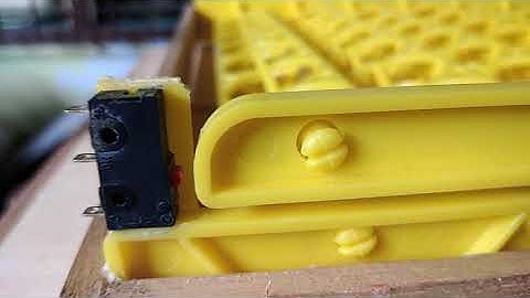 Incubator limit switch