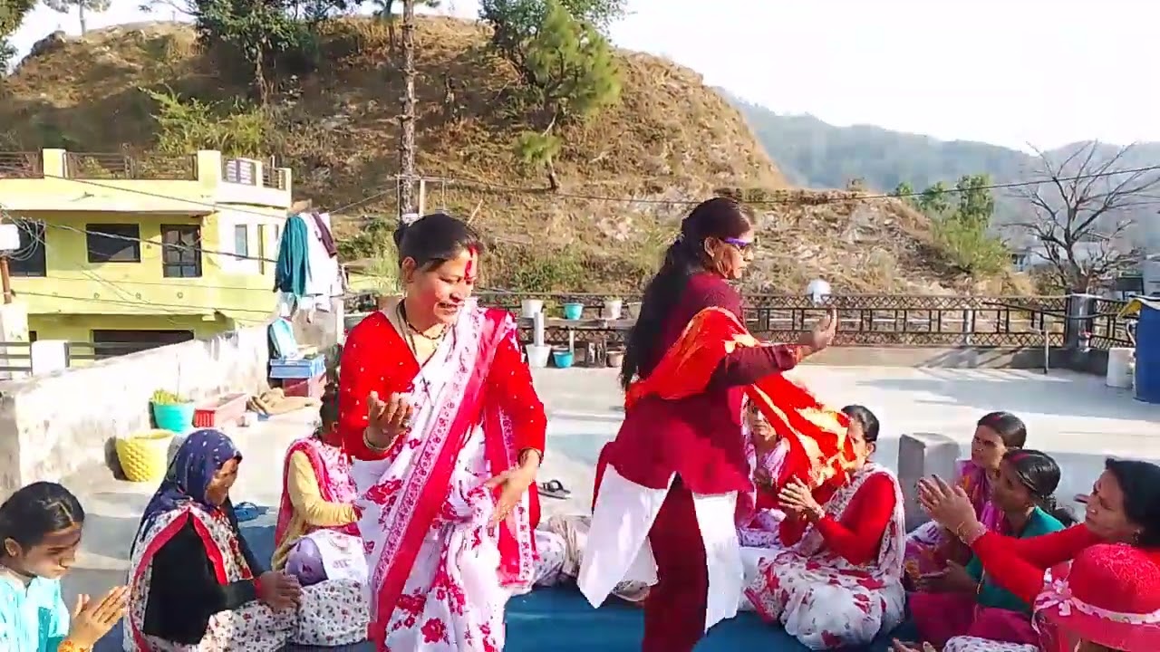 Part 2 होली में मम्मी ने लगाए जमके ठुमके 