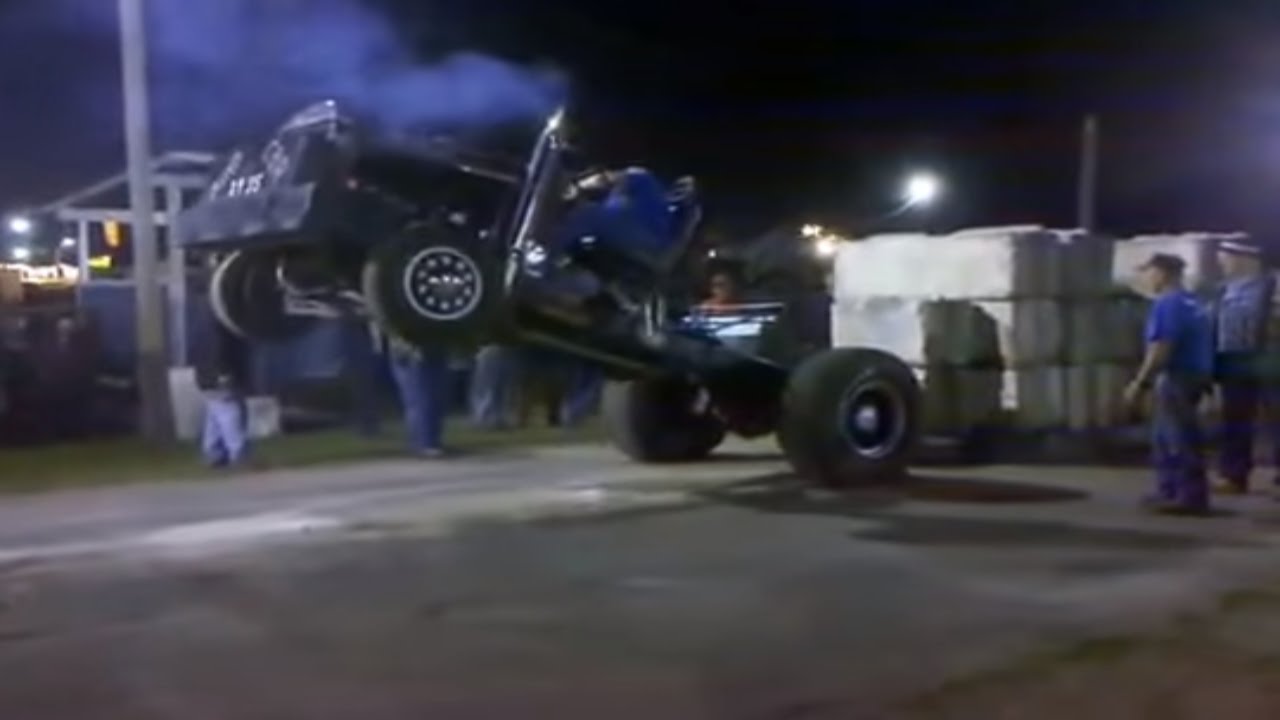 Dale Tractor pulling with the 1935 Auto Car Popping a wheelie ! YouTube