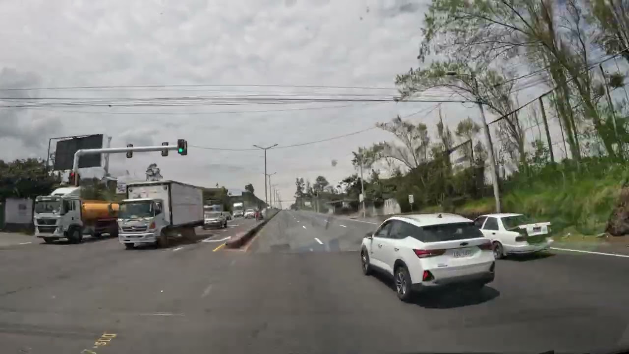 Time Lapse: Driving Ecuador 35 from Ibarra to Otavalo