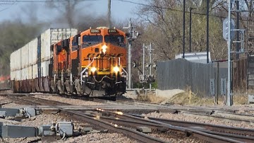 3 MILE LONG BNSF TRAINS! 5 mega train action featuring warbonnets, NS, H1, tier 4s, meets and more!!