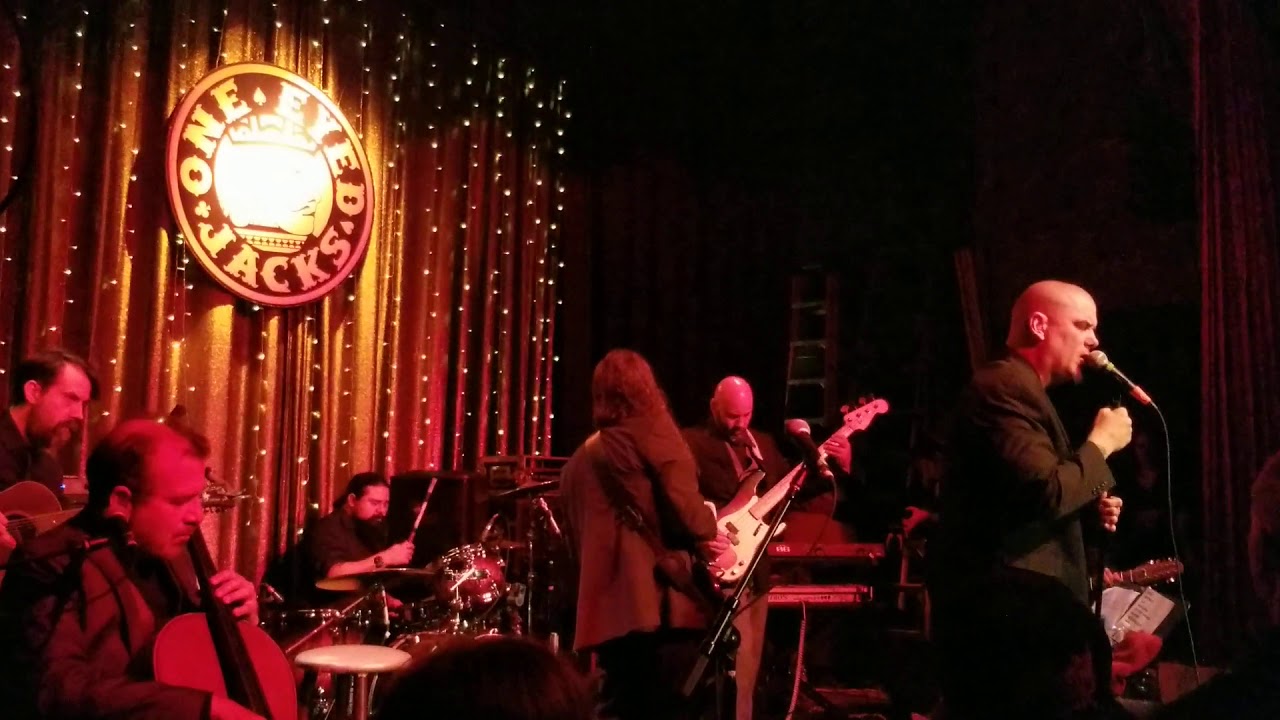 En Minor Live "On The Floor" YouTube