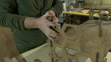 Bookshelf assembly guide Hexagonica