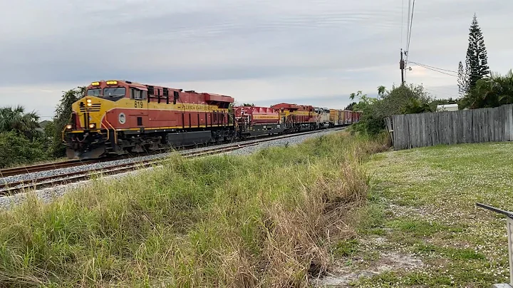 FEC TRAIN 105@ 4:54pm 12-16-22