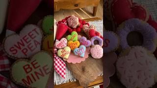 Easy Valentine’s Day Felt DIYS! Templates re free on my blog 💌 #feltdiy #feltfood