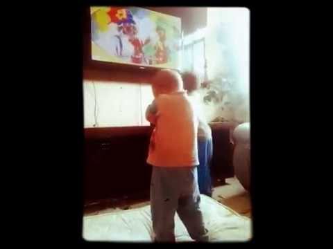 MENINOS DANÇANDO PATATI PATATA