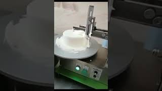 Bakery shop use D6 D7 small model round cake icing machine for birthday cake wedding cake