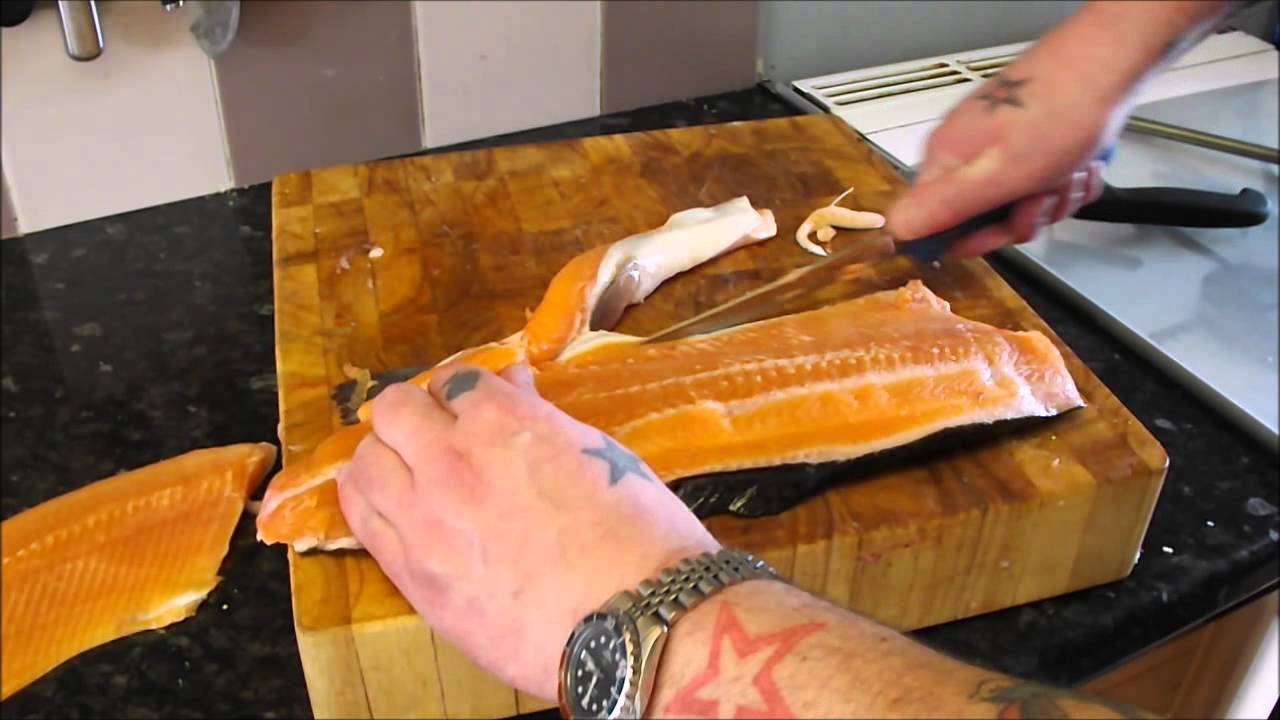 How To Fillet A Rainbow Trout. (The Easy Way) 