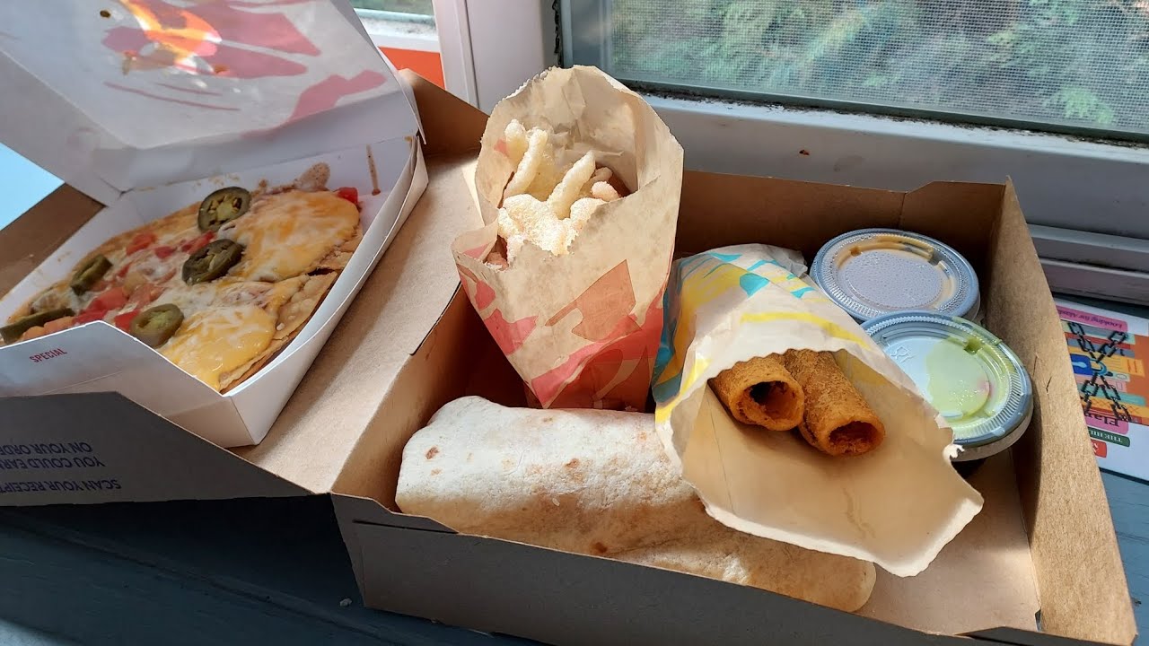 HOWDY FOOD REVIEWS New & Returning Items At Taco Bell - YouTube