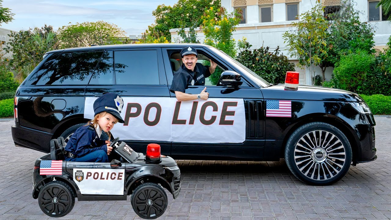 سيارات الشرطة الحقيقية تتسابق مع لعبة سيارة الشرطة - YouTube