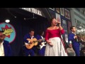 La Santa Cecilia presenta AMAR Y VIVIR en Hollywood, CA