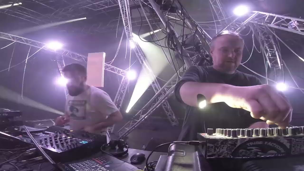 UZI & LITTLE GUY LIVE SET @ LA RODIA