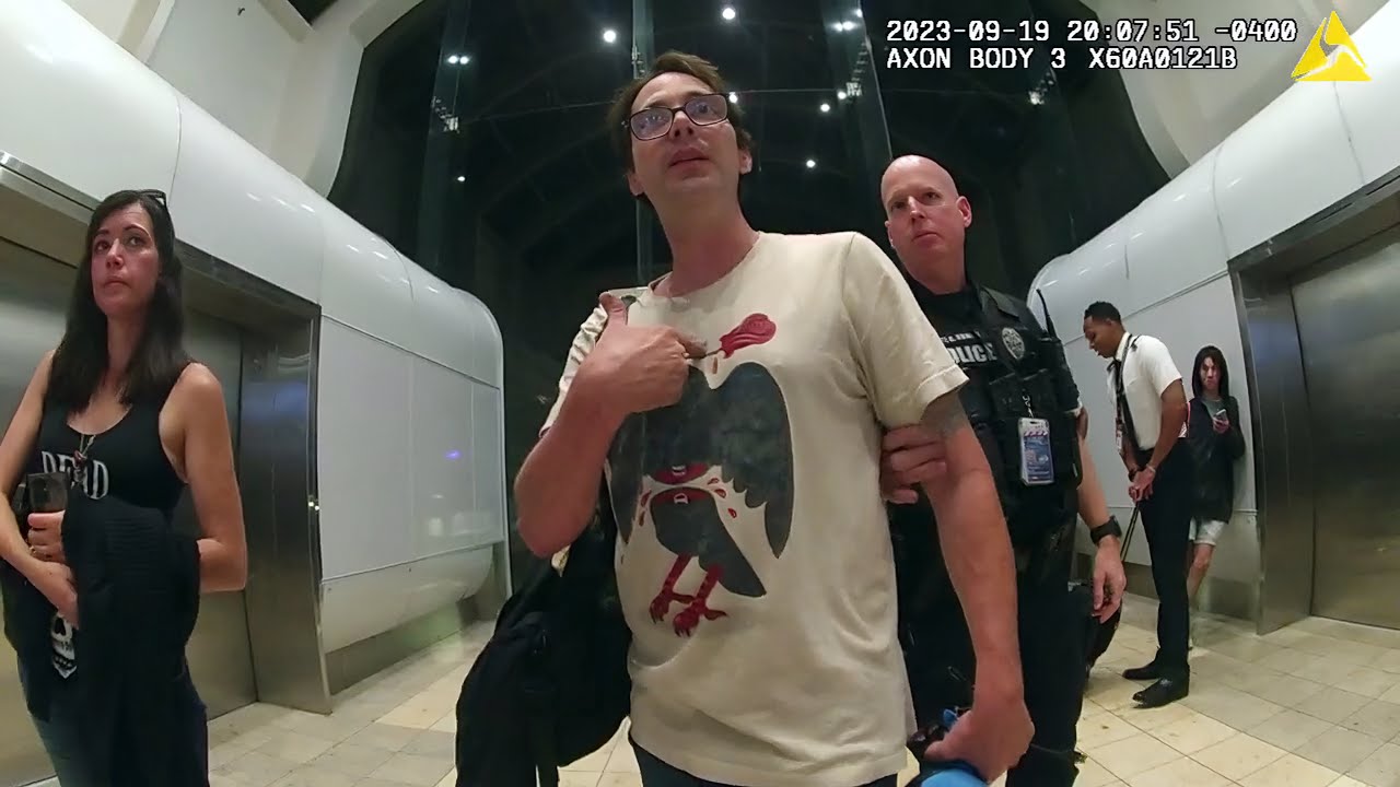 District Attorney's Son Fights Airport Police