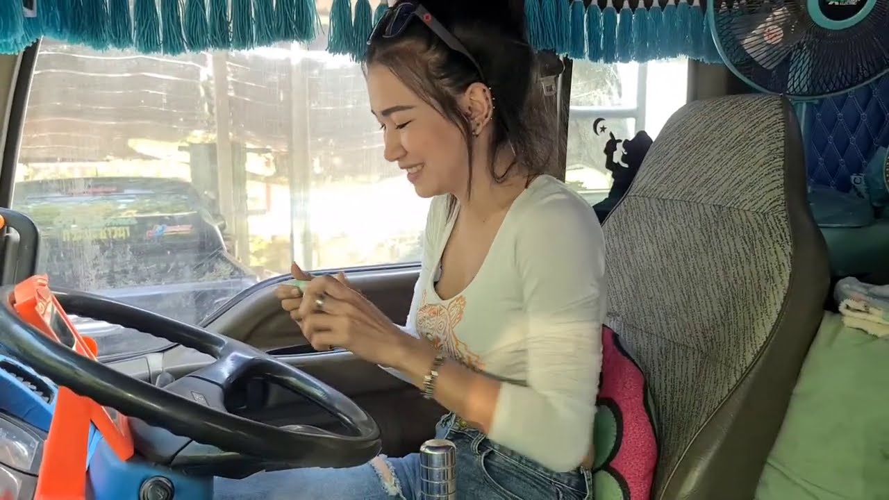 ตามเธอมาจากTiktok สาวสวยโพธารามขับรถดั้ม