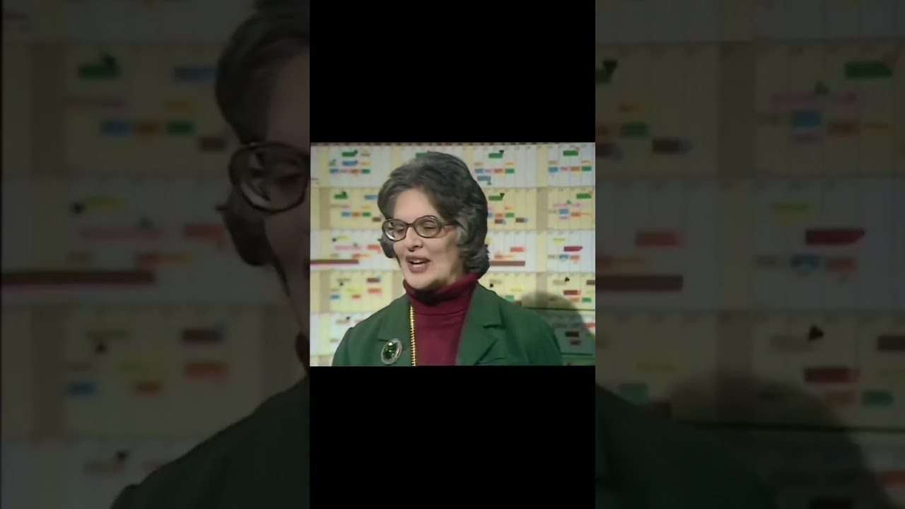 Squeeze me please, lady! 