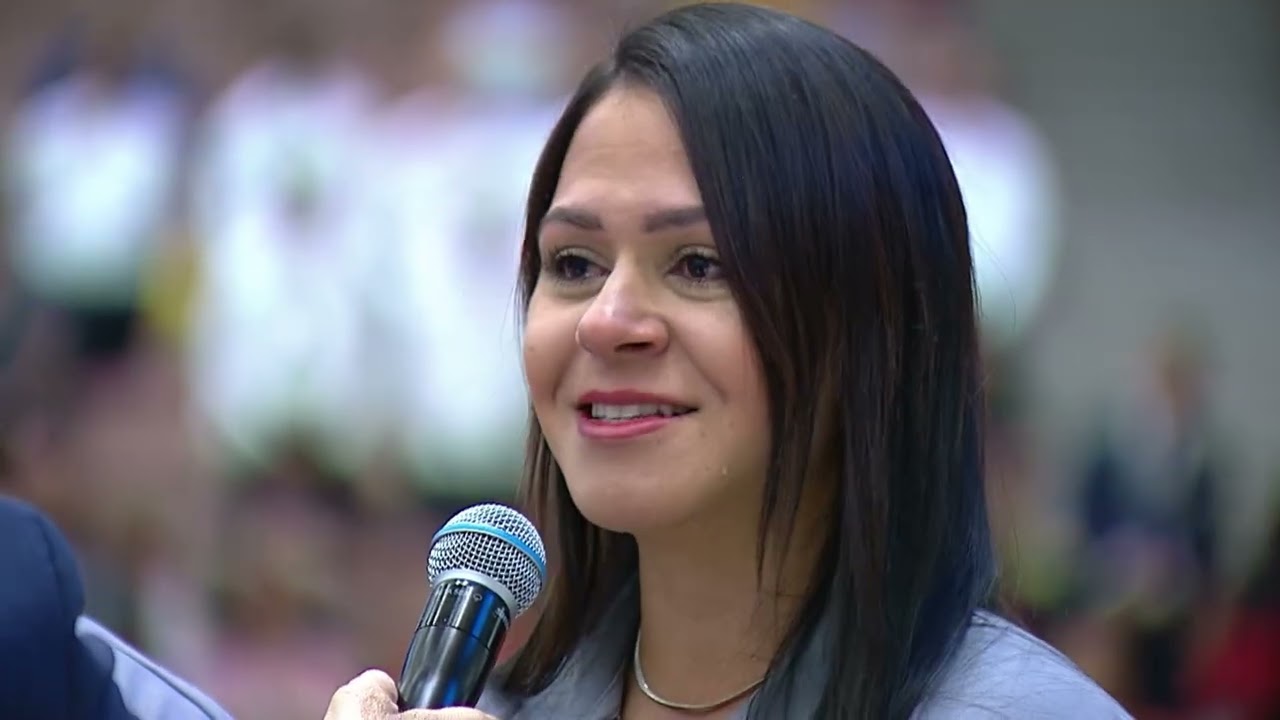 MULHER DESCOBRE QUE MARIDO ERA GAROTO DE PROGRAMA