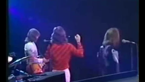 BEE GEES -  I've Gotta Get A Message To You  LIVE @ Melbourne 1974