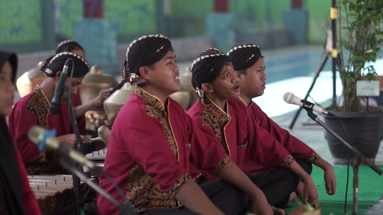 GUGUR GUNUNG I SMK MUH 2 JATINOM KLATEN