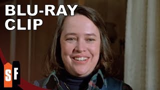 Misery (1990) - Clip 2: Annie Buys The Wrong Paper
