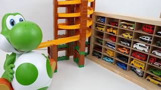 車のおもちゃ☆マリオ ヨッシー＆スパイラルコース☆ Toy cars races along the track and enters the Yoshi egg.