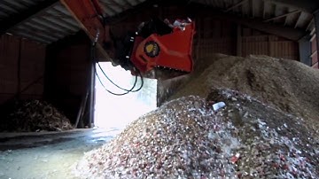 ALLU Transformer Screener Crusher - Crushing Cardboard Boxes