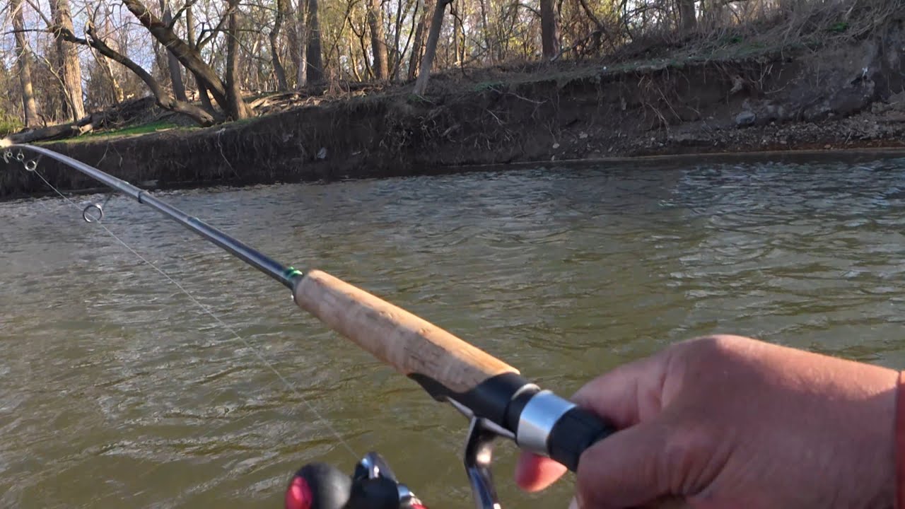 Angling For The Big Smallmouth Bass In Ohio's Lake Erie Tributary!!