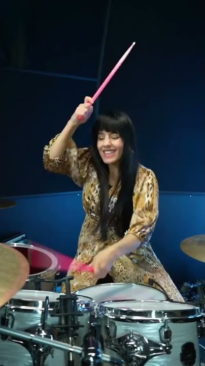 CEWE CANTIK JAGO MAIN DRUM