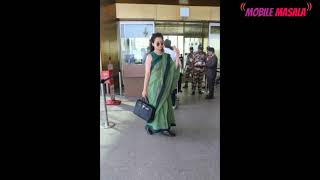 Kangana Ranaut makes a dashing entry at the airport in a saree!