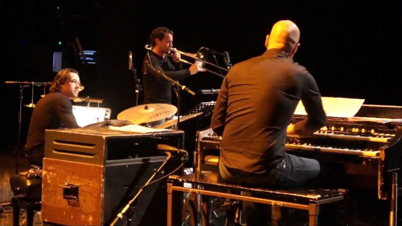 nils wograms' Nostalgia - Funky Neighbourhood