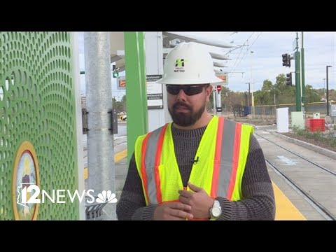 Video: Valley Metro Light Rail Inahudumia Maeneo ya Phoenix