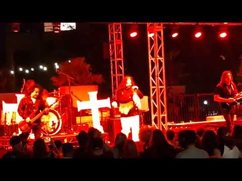 Momento en que se Incendian Casino y el Air Jump Trampoline Park, en Culiacán, Sinaloa, Mexico