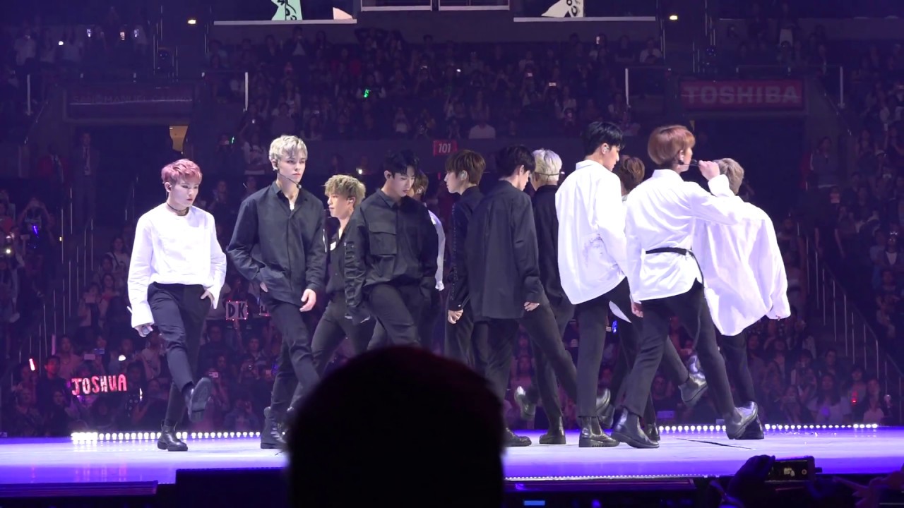 [FANCAM HD] Seventeen 세븐틴 - Rock @ KCON LA 2017