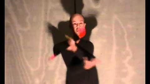 3 ball juggling reverse cascade crossed arms.wmv