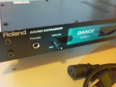 Roland Dance Module (M-DC1) Factory Demo - 3/4