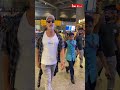 सास Dimple Kapadia संग मुंबई एयरपोर्ट पर स्पॉट हुए Akshay Kumar
