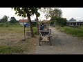 Axel ,Josi ,Papa,Mama naik sepeda roda 4 ( becak setir mobil )